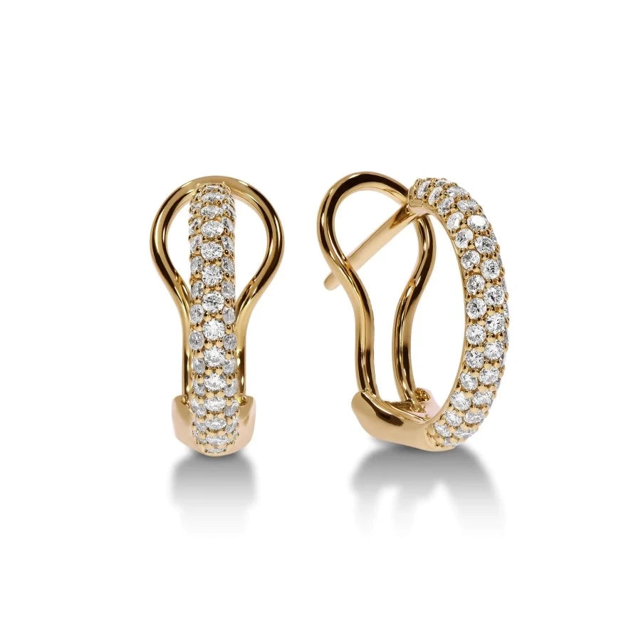 Créoles en or jaune serties de diamants ronds, modèle Lumière, vue de face avec un serti griffes élégant.
