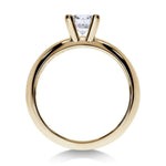 Profil de la bague Solitaire Promesse en or jaune, brillance du diamant GIA mise en valeur.