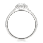 Bague Halo diamant ovale en or blanc  avec pavage étincelant, vue latérale.