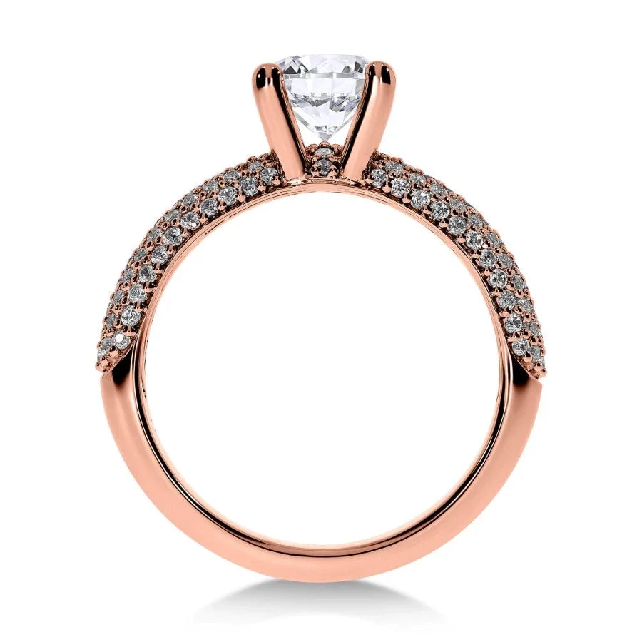 Vue latérale de la bague Héritage en or rose, illustrant la modernité et la féminité du design.