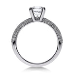 Vue latérale de la bague Héritage en platine, soulignant la résistance et la brillance durable du métal.