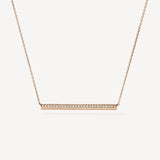 Collier en or rose avec diamants, modèle Juste un Trait Pure, brillance naturelle des pierres et élégance moderne.