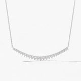 Collier Saint Germain Grand en or blanc avec diamants naturels de 0.83 carat, éclat élégant et raffiné.